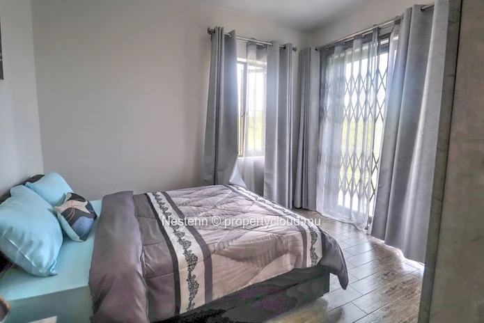 3 bedrooms contemporary in a quiet area 