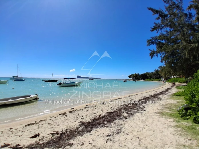 1-Bedroom Duplex with Direct Beach Access – Pereybere