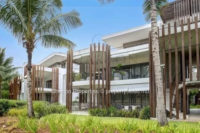 Appartement de 2 chambres en suite avec terrasse et vue dégagée sur le golf