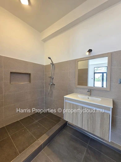 À VENDRE – Belle villa neuve à Grand Gaube (Mandat exclusif)
