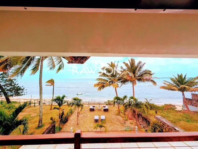 Beachfront Villa | 3 Bedrooms, Office | Pointe Aux Canonniers | €4,700