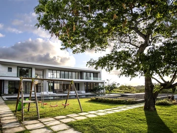 5 Bedroom Villa