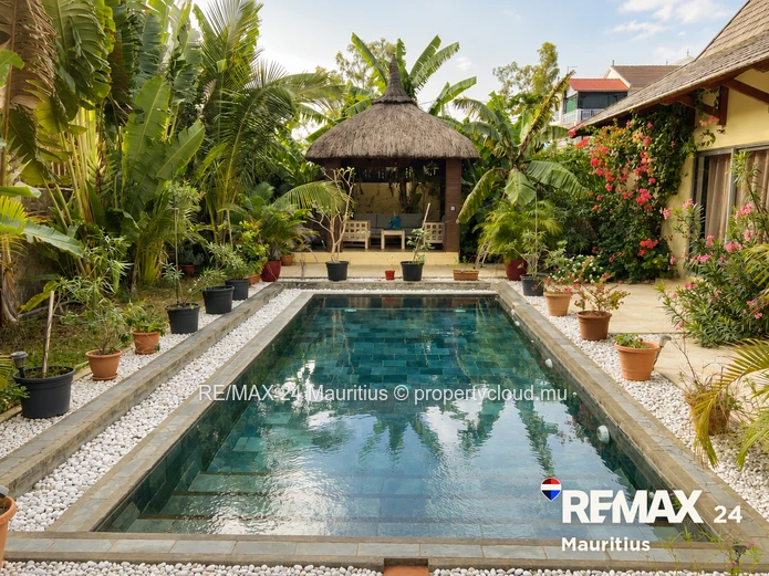 Tropical Family Villa with Pool & Independent Studio - Grand Baie, Chemin Vingt Pieds 3 En-Suite Bed