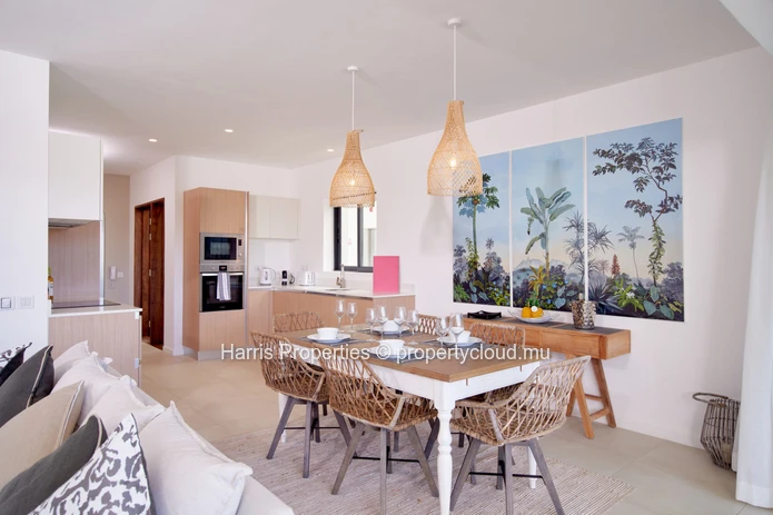 Appartement R+2 – Pointe aux Canonniers (à 2 minutes en voiture de la plage de Mont Choisy)