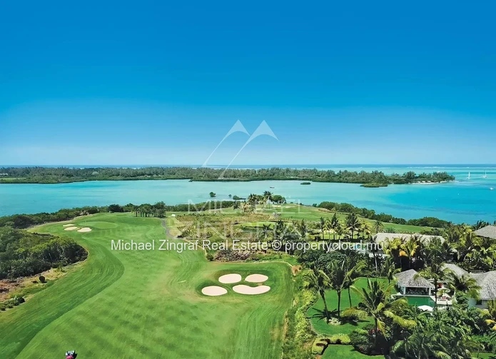 Contemporary Villa with Panoramic Golf Views