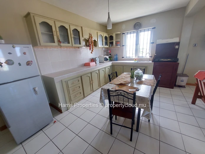 Bel appartement au 2ème étage à louer à Pereybere