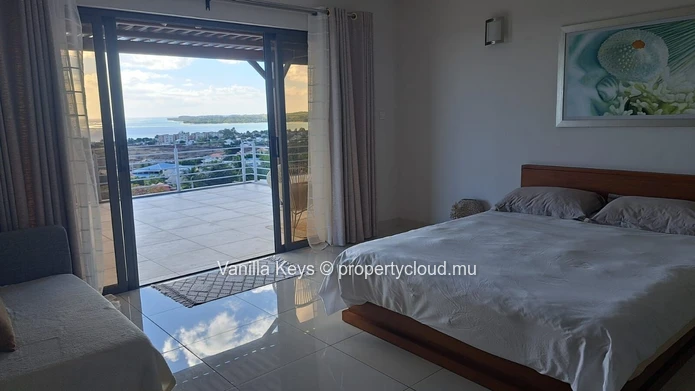 Gorgeous Duplex with views on long term rental in Tamarin