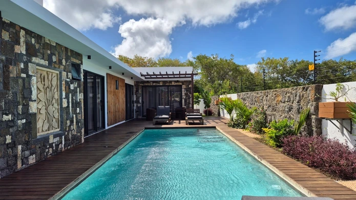 Grande Baie Chemin Vingt Pieds : Maison de 3 Chambres à Vendre - Idéale Famille !