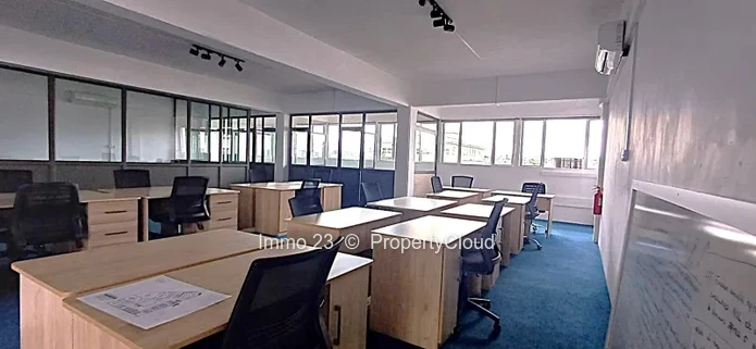 Office - 653m2 - Quatre Bornes - Ref. BU98158LO