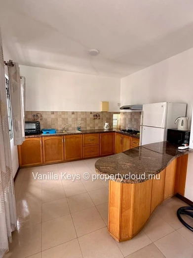 Spacious 4-Bedroom Apartment with Sea Views – Flic en Flac