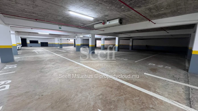 Prestige Et Opportunité Commerciale Unique