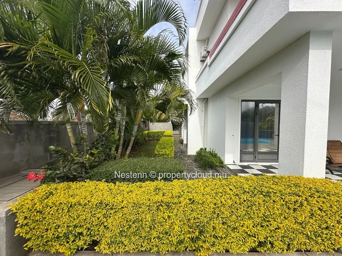 Beautiful 4-bedroom villa with private pool & rooftop 
