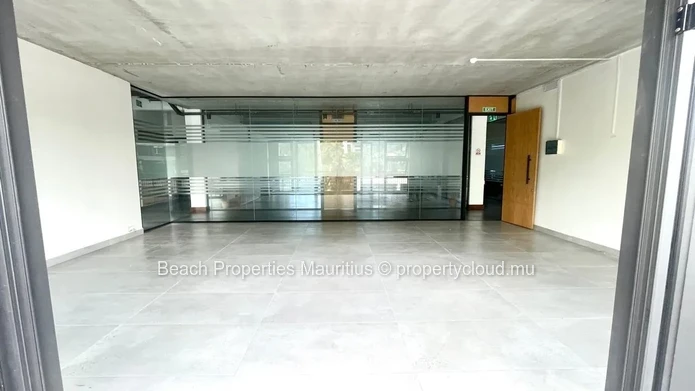 47m² Open Plan Space With Balcony In Black River
