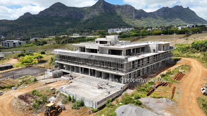 Premium Showrooms & Offices for Sale at Bagatelle Junction, Moka Smart City – Green Business Hub