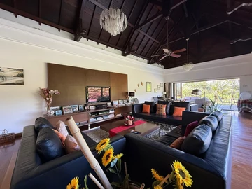 4 Bedroom Villa