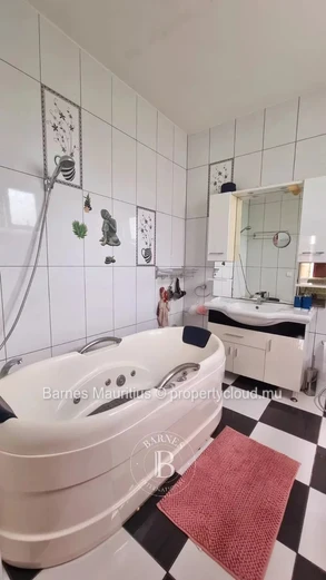 FLIC EN FLAC - Villa Familiale en 2 Parties - 7 Chambres
