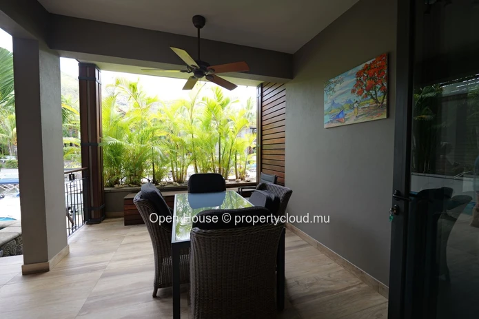 Duplex 3 chambres avec piscine privée à vendre à Rivière Noire