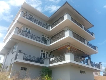 5 Bedroom Apartment