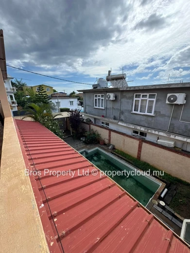 Maison à louer à Verger Les Bains, Pointe aux Sables | 30 000 Rs/mois (négociable)
