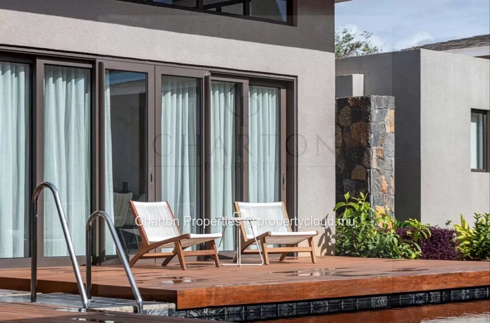 Elegant 3-bedroom villa just steps from the beach