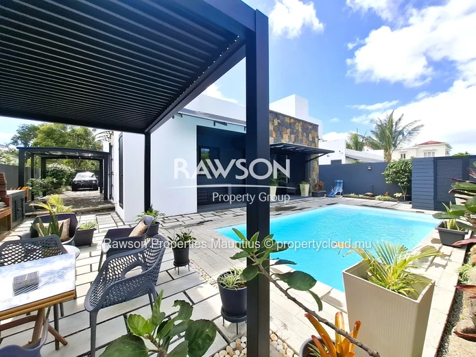 3 En-Suite Bedrooms | Spacious Modern Villa | Private Pool | Calodyne
