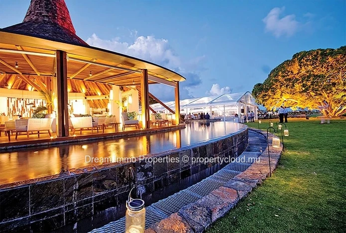 Prestigieuse villa de 5 chambres avec vue golf & accès mer au Parc de Mont Choisy – Ile Maurice