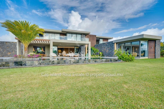 Anahita - Luxurious 660 sqm villa, golf and beach access