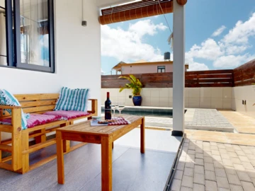 6 Bedroom Apartment