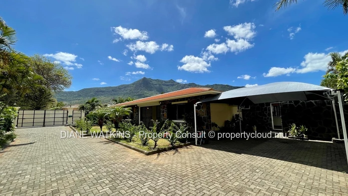 Villa privée sur la côte Ouest avec superbe vue montagne