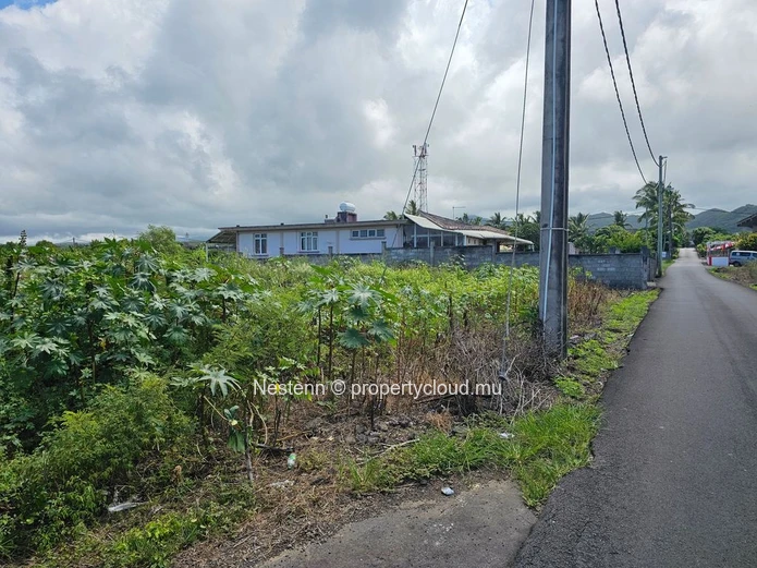 Prime 1081m² plot near the beach