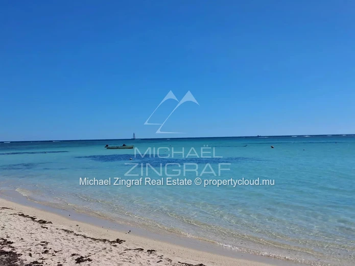 1-Bedroom Duplex with Direct Beach Access – Pereybere