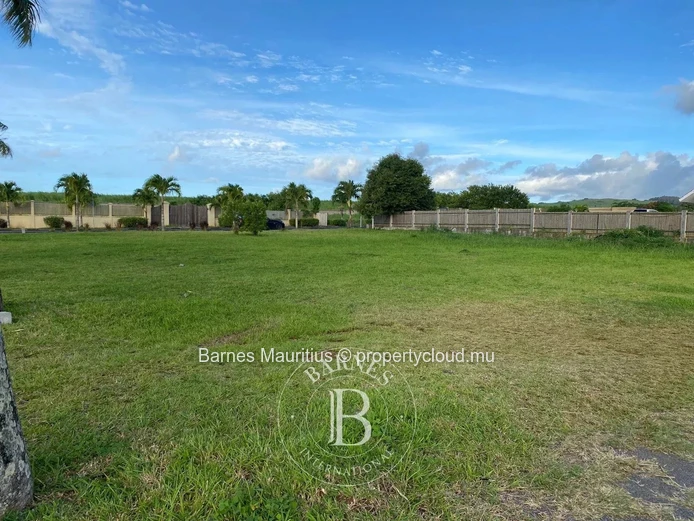 PAMPLEMOUSSES - Residential Land - 1,313m²