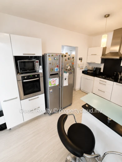 Villa 3 Chambres avec Piscine Privée & Jardin – Albion