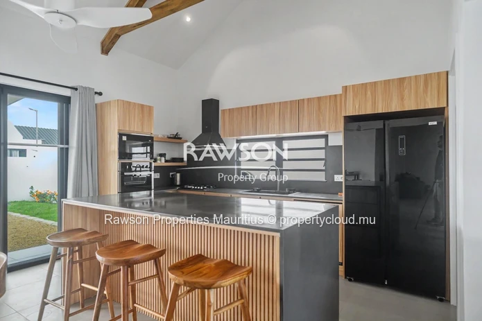 3 En-Suite Bedroom Villa | Private Pool | Garden | Mont Mascal, Petit Raffray