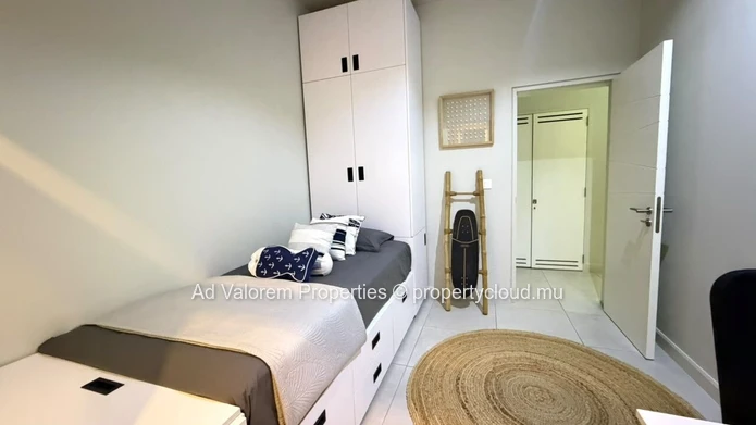 Apartment for Sale in Black River!