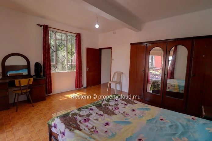 Traditional semi-furnished house with mountain views and great renovation potential!
