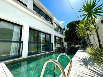 Modern Villa In Trou Aux Biches