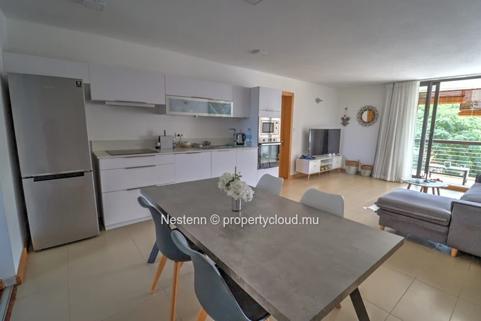 Bel appartement de 2 chambres à quelques minutes de la plage 