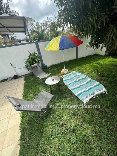 Lovely 2-bedroom house with a garden just a quick walk to the beach - Pointe aux Biches