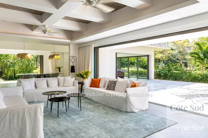 For sale - Prestigious architect-designed villa in Anahita