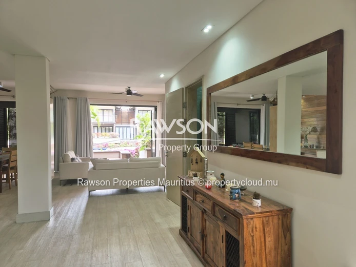 Duplex à louer | 3 chambres | Vue sur la marina | La Balise Marina, Rivière Noire - 2300 USD or 1900 EUR