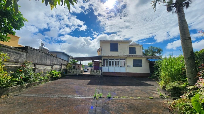 Spacious 4-Bedroom House for Sale in Eau Coulée, Curepipe with 3500m² Living Area