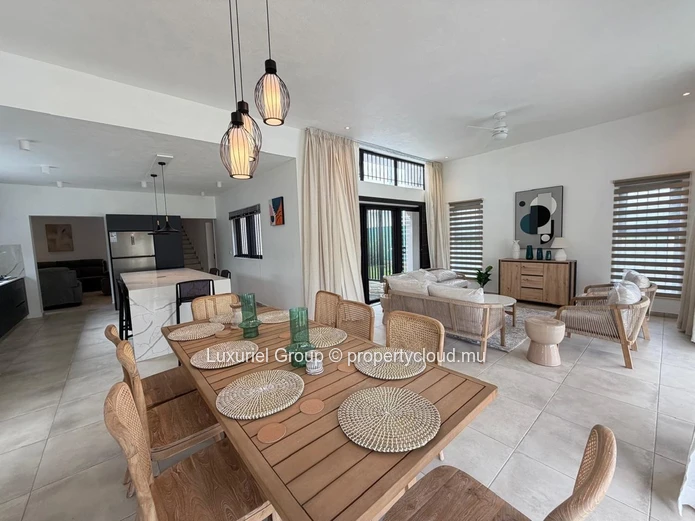 Contemporary Villa For Rent In Grand Gaube – Private Pool & Tranquil Setting