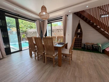 5 Bedroom Villa