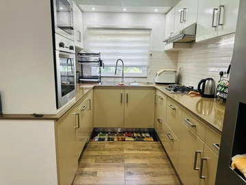 3 Bedroom Townhouse, Duplex