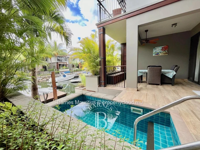 RIVIÈRE NOIRE – Marina duplex with private mooring – 3 bedrooms