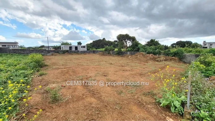 Terrain Résidentiel à Vendre 5,59 Perches Chacun – La Marie, Vacoas 
