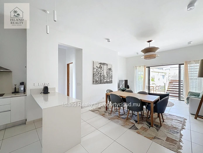 Magnificent penthouse with private pool and sea view located in Peyrebère.