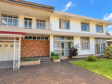 8 Bedroom House