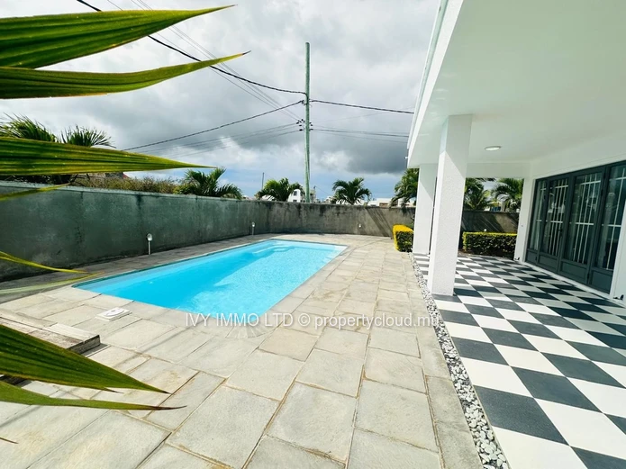 New Listing – Spacious 4-Bedroom Villa for sale in Mont Choisy